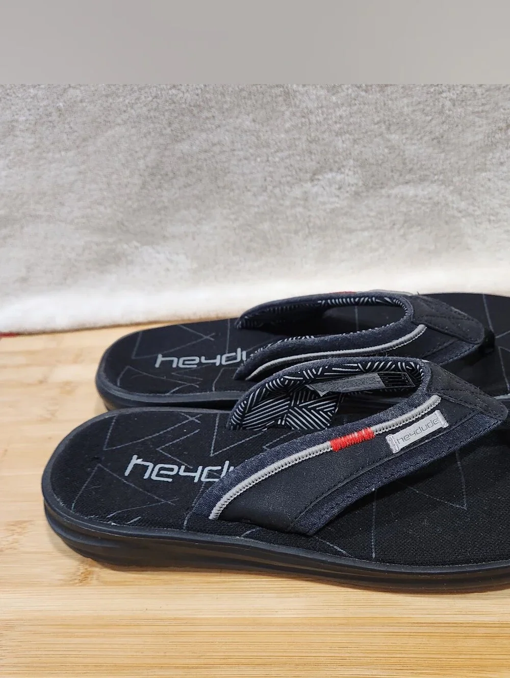 Heydude Sami Free Men's Flip Flop Sandals Black US Size 9 EUC